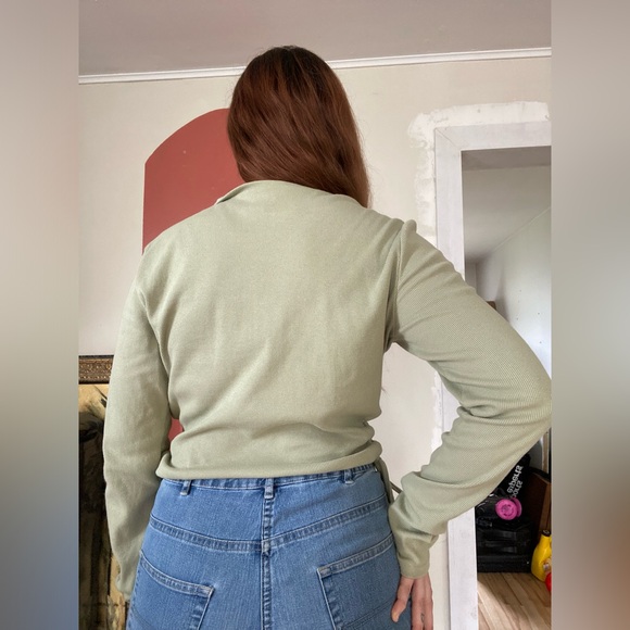 Forever 21- sweater - Picture 5 of 9